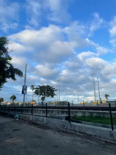 Vendo casa em frente a orla nova de Praia Grande