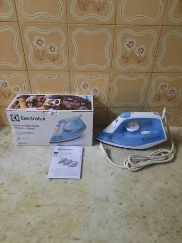 Ferro A Vapor Electrolux Easyline Sie60 Com Spray