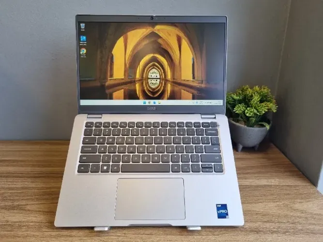 Notebook Dell Latitude 5320 - Core i7 | 13ª geração | 256GB SSD | 32GB DDR4 | 14"