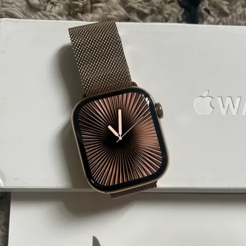 Apple Watch Series 10 Titanium Gold 42mm