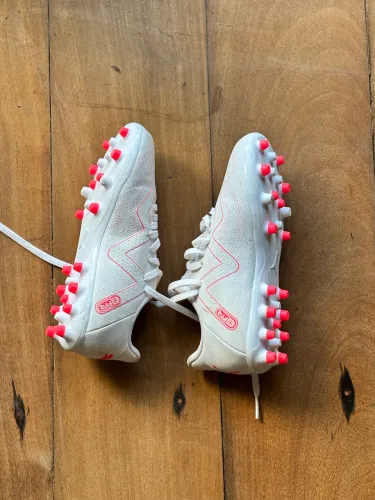 CHUTEIRA DA PUMA DE TRAVA INFANTIL NUMERO 31