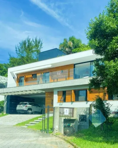 Casa mobiliada à venda em Garopaba/SC em Morrinhos com 4 quartos e perto da praia
