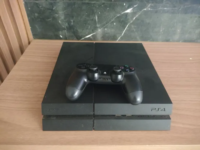 PlayStation 4 PS4 500GB CUH-1214A + Controle Original - Excelente Estado