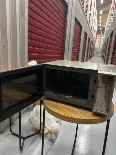 Micro-ondas 30 Litros LG MS3095LR com Limpa Fácil Prata Nobre