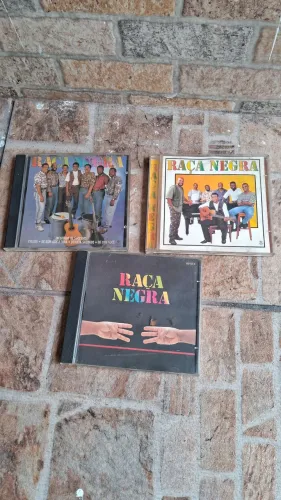 3 cds banda Raça negra por 10 reais
