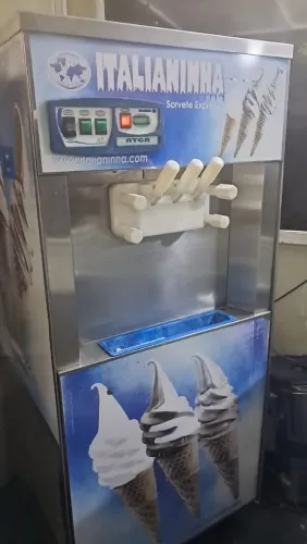 Maquina de sorvete italianinha
