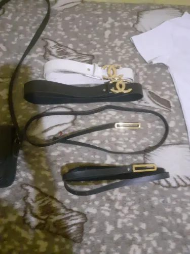 Vendo  Cintos femininos e Bolsa