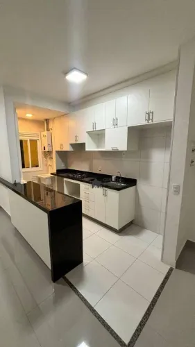 Apartamento com 2 dormitórios para alugar, 60 m² por R$ 3.960,00/mês - Città di Arezzo - P