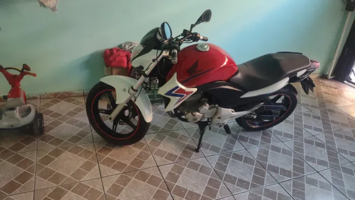 Moto bem conservada 