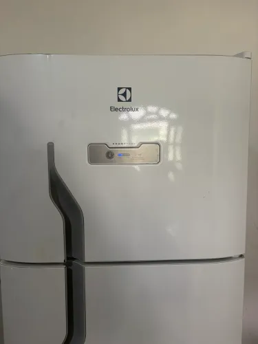 Geladeira Electrolux 310 litros