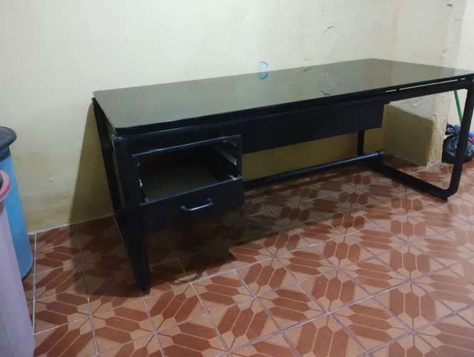 Mesa industrial de vidro 