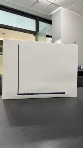 MACBOOK AIR M5 MIDNIGHT 13"  16 GM RAM 512 GB NOVO LACRADO