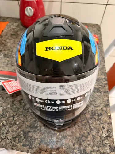 Vende -se  capacete Honda 