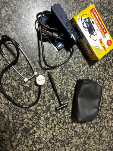 Estou vendendo kit de instrumento de pressão e martelinho de reflexo