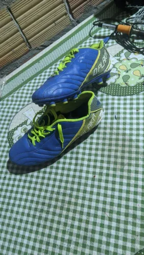 VENDO CHUTEIRA - TAMANHO 40