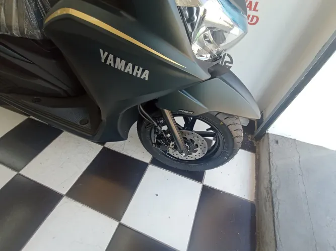 YAMAHA FLUO 