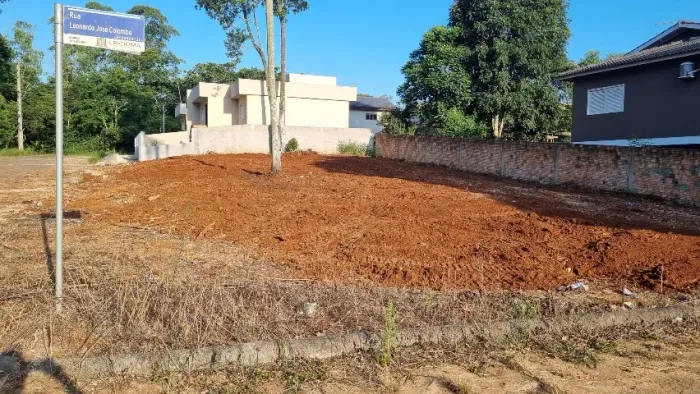 Terreno de esquina 405m2 - Bairro São Defende