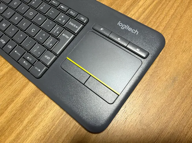 Teclado Logitech K400 Plus