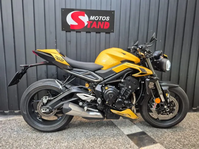 Street triplo 765 rs