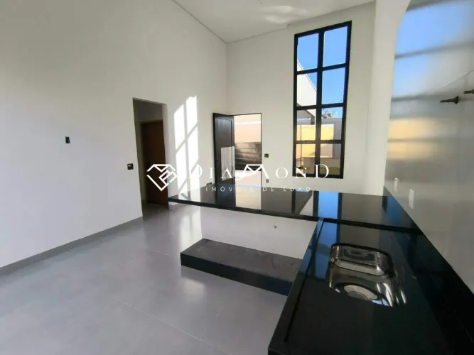 Casa Térrea Moderna com 3 Quartos, Suíte e Pé-Direito Duplo