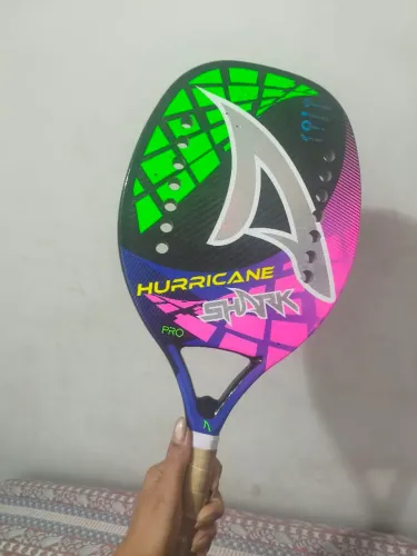 Raquete de Beach tênis Hurricane Sharck usada pouquíssimas vezes.