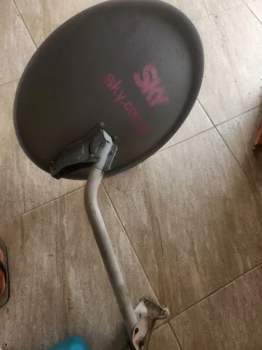 Antena Sky 60cm Completa Com Suporte De Parede