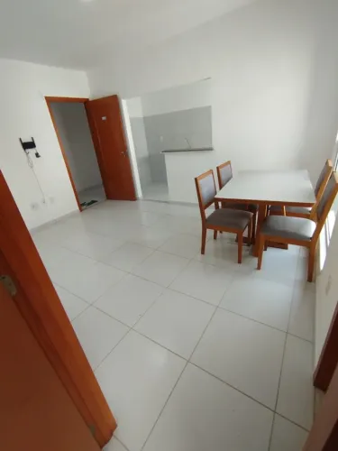  Alvorada I - Apartamento nascente, 2/4, 3° andar.