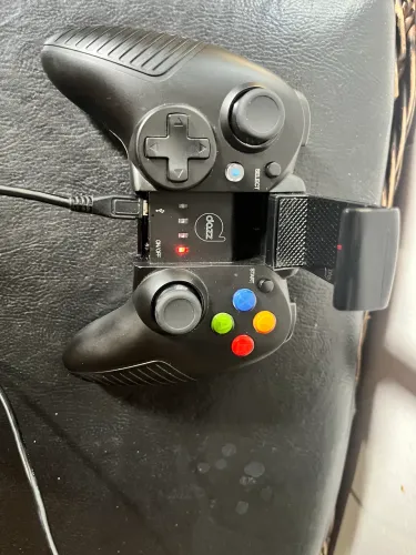 ? Controle Gamepad Bluetooth Dazz para Celular com Suporte