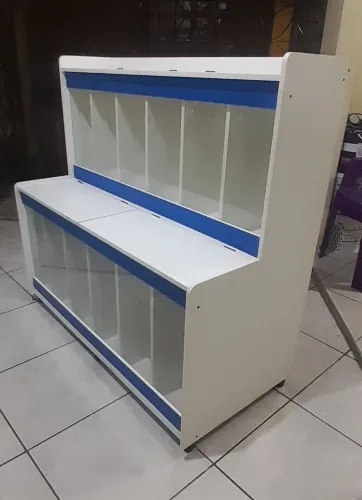 Móvel expositor de ração 
