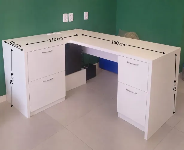 Escrivaninha em L