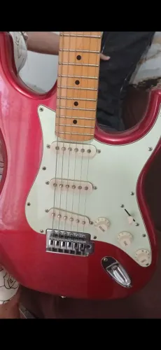 Guitarra Tagima Stratocaster Vermelha + Microfone CSMS 150 + Case + Cabos