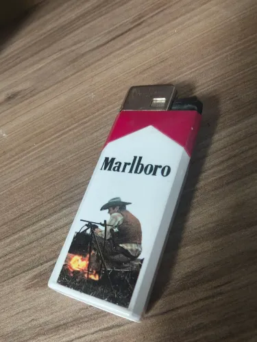 Isqueiro Marlboro Decorativo