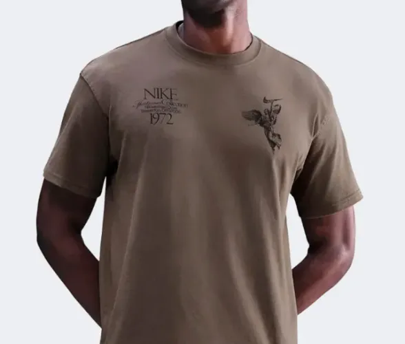 Camiseta Nike U Nsw Tee M90 Oc Wings Victory Marrom HV0167-004