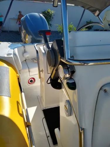 Barco inflável zefir com motor 200 Hp Yamaha 