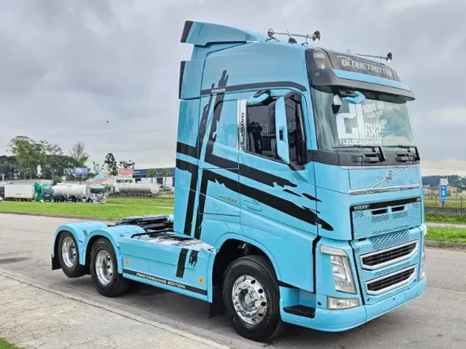 Volvo FH 460 6x2 Globetrotter Teto Alto Automático Ano 2021 Euro 5 Rodas de alumínio
