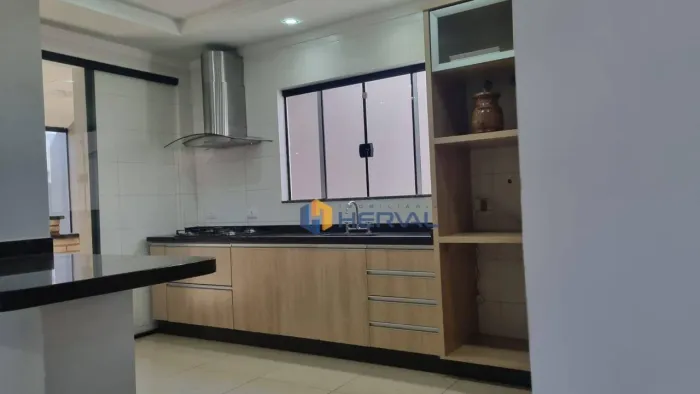 (Aceita troca) Sobrado com 4 quartos à venda, 348 m² por R$ 1.850.000 - Zona 03 - Maringá/