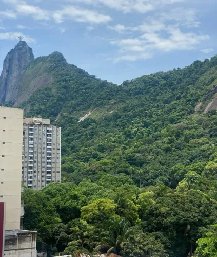 Excelente imóvel de 04 quartos sendo 02 suítes e 02 vagas em Botafogo - RJ