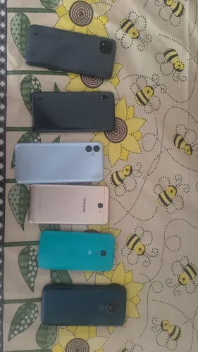 Lote com 6 celulares com defeitos leves