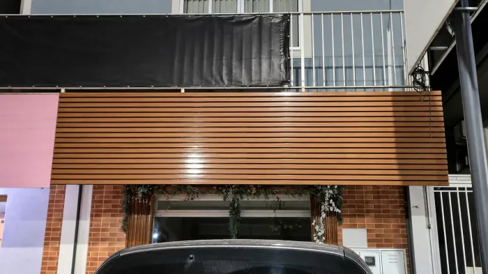 Placa em alumínio, pintada com pintura eletrostática