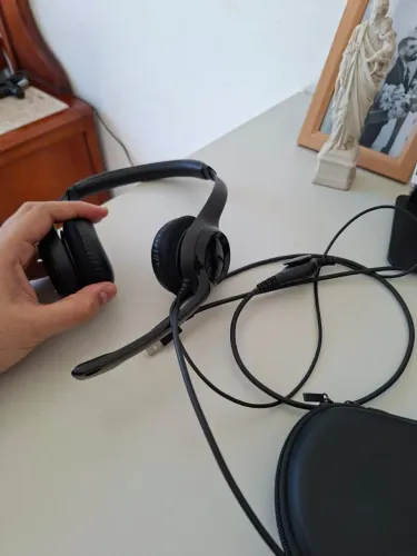 Logitech Headset H390 USB - Bom Estado - Microfone com Cancelamento de Ruído