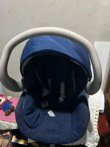 Vendo um bebê conforto
