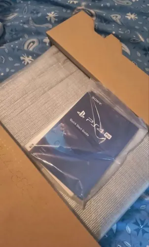 Vendo ps4 pro na caixa vai tudo