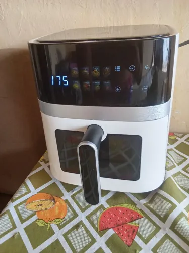 Vendo ayr fryer painel digital semi nova 5. Litros e meio muito top zera pra pessoas exige