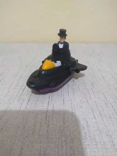 Miniatura pinguin do batman McDonald's 2011 raro