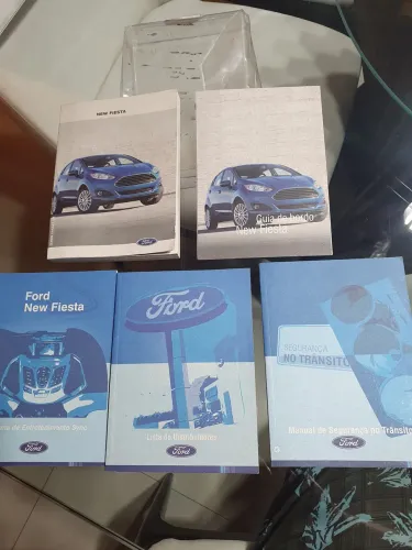 Conjunto de Manuais NEW FIESTA 2015 *usado* + chave reserva