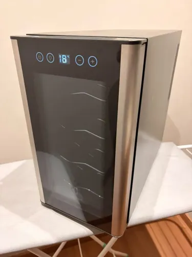 Adega Electrolux 8 garrafas