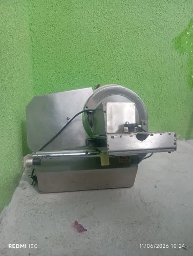 Máquina de Fatiar Frios