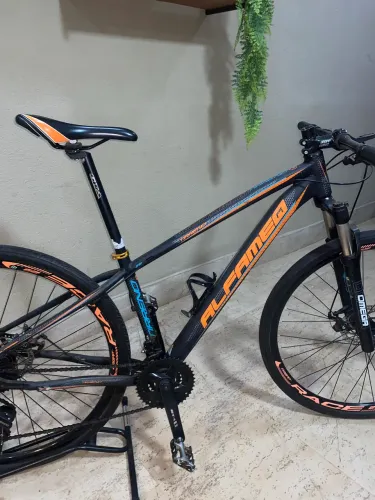 Bicicleta ALFAMEQ preta