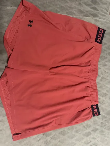 Short da Under Armour tamanho 2XL
