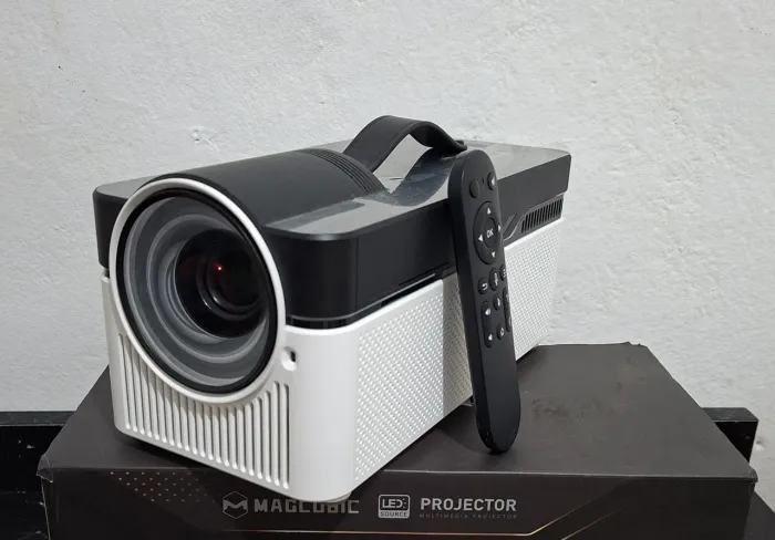 Projetor Magcubic Hy450